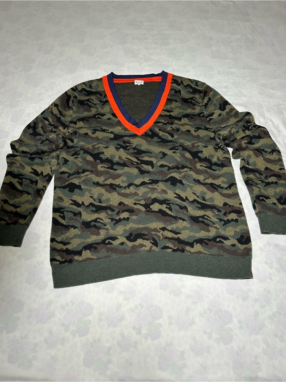 KULE Camo Wool Blend V-Neck Sweater Women’s Size S Green Orange Trim
